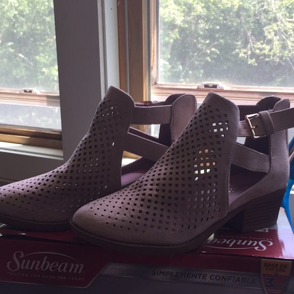 Adorable Booties - Picture 1 of 3